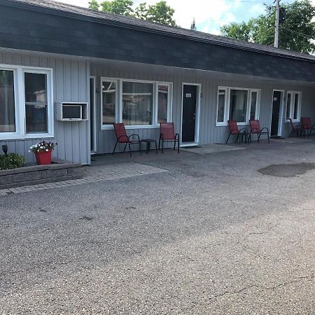 New Rockland Motel Bobcaygeon Екстер'єр фото
