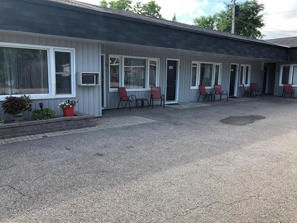 New Rockland Motel Bobcaygeon Екстер'єр фото